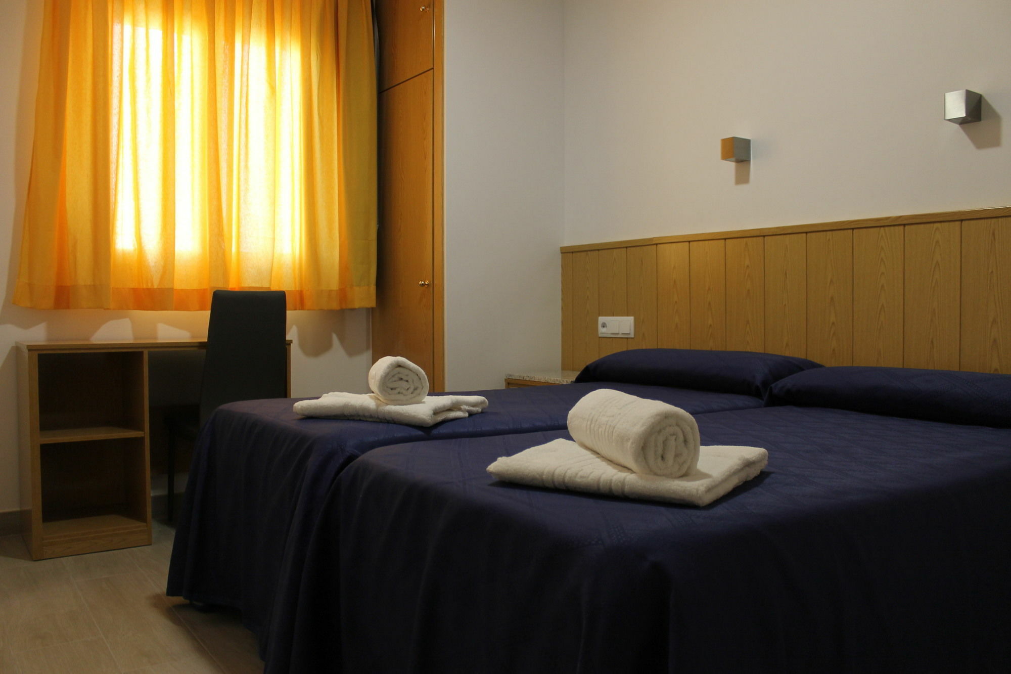 Hostal Conchita Legazpi Мадрид Екстер'єр фото