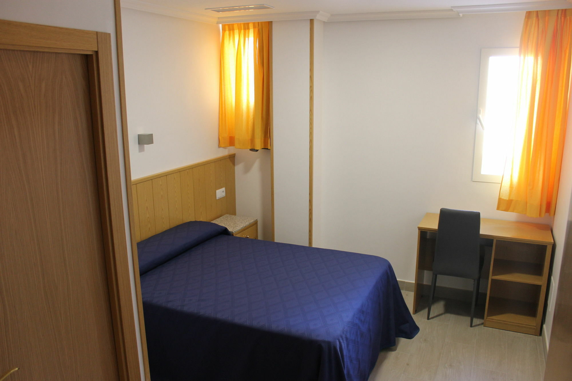 Hostal Conchita Legazpi Мадрид Екстер'єр фото