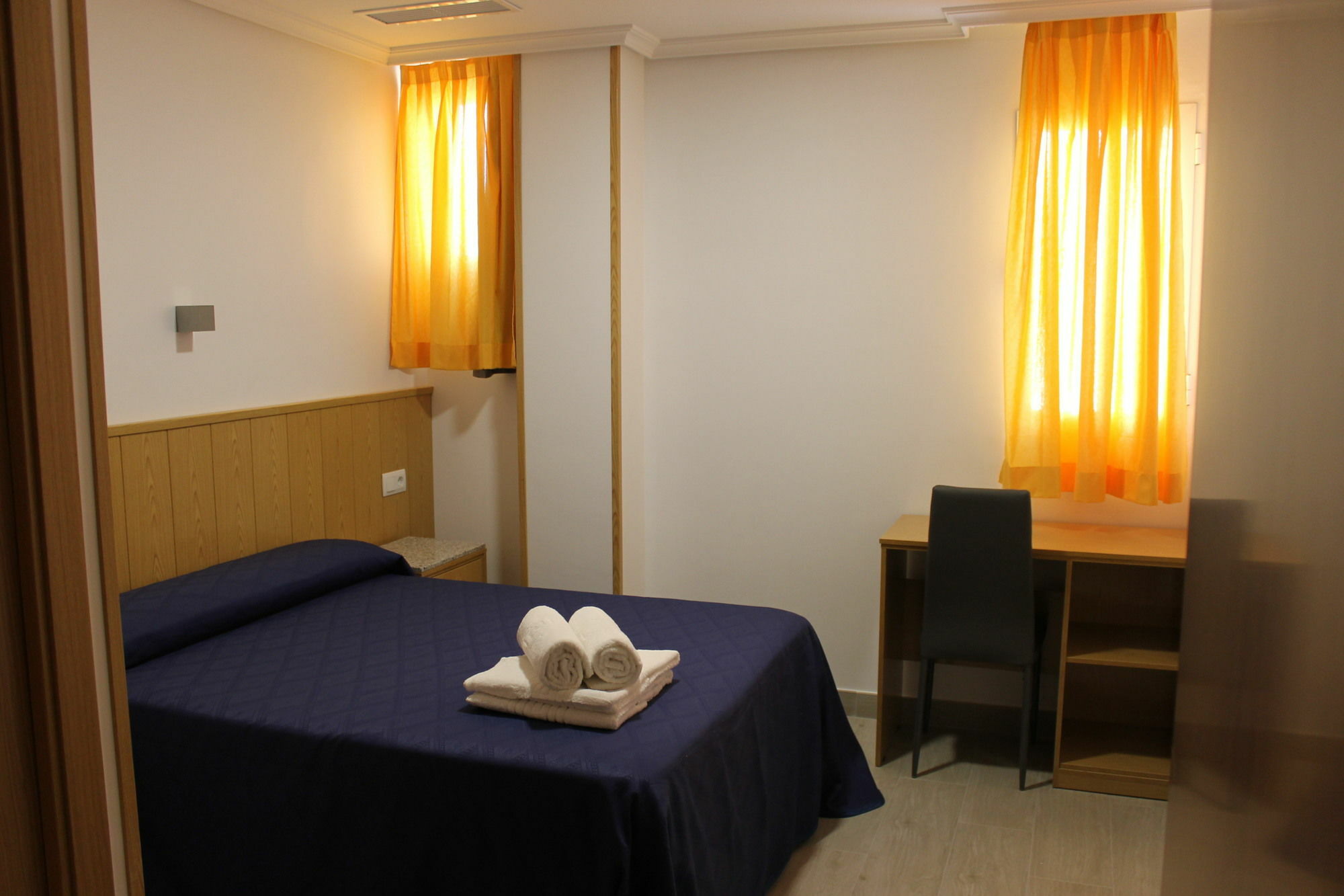 Hostal Conchita Legazpi Мадрид Екстер'єр фото